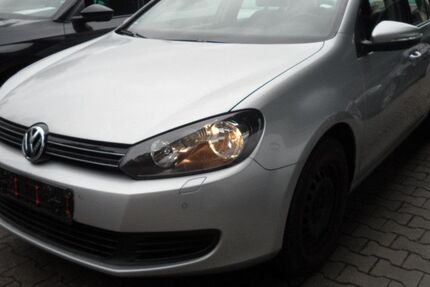 VW Golf 193.590 km 4.299 € Regensburg 93055