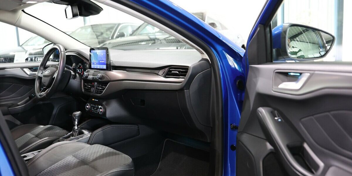 Ford Focus Tunier 2.0 EcoBlue TITANIUM 114.000 km 12.444 &euro; Hamm 59077