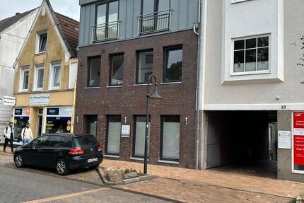 Haus Schleswig - 9 Zimmer, 257 m&sup2;, 2.250&euro; | Angebot:26458911