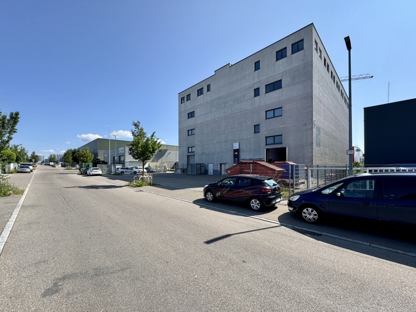 Lagerfläche ab sofort verfügbar - am Industrie- und Logistikstandort