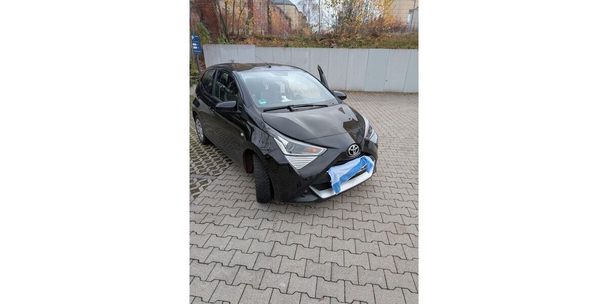 Toyota Aygo (X) 13.592 km 10.800 € Chemnitz 09112