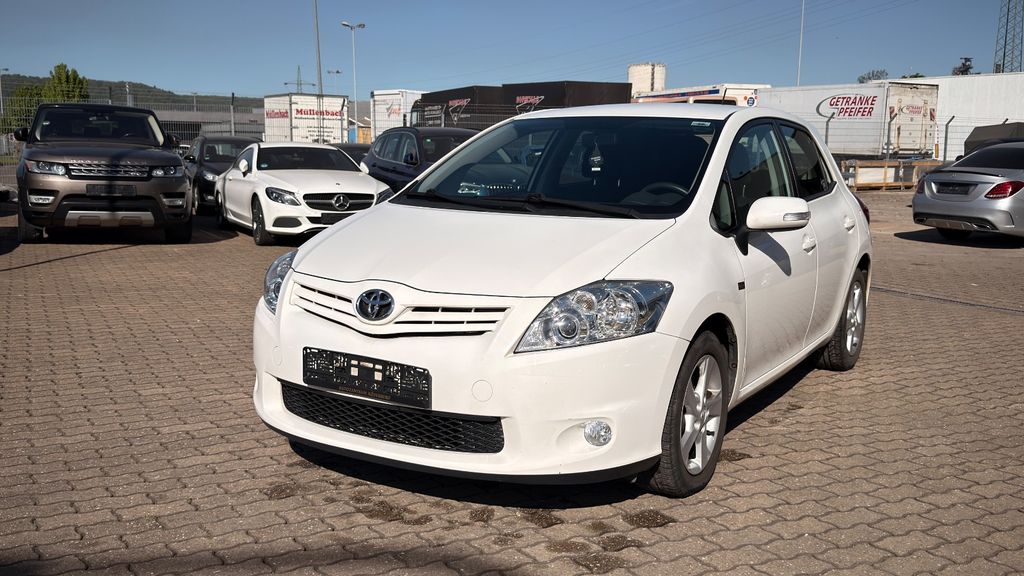 Toyota Auris 143.000 km 5.999 &euro; Saarlouis 66740