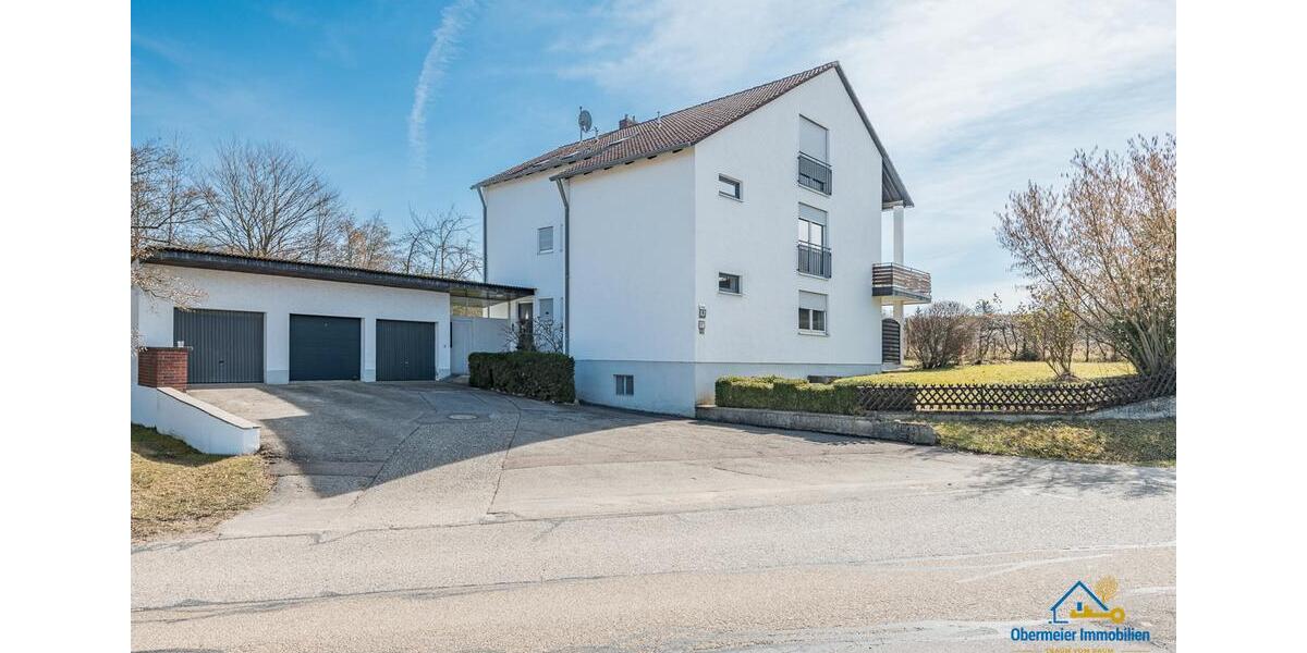 Top-sanierte Dachgeschosswohnung mit Garage und EBK in idyllischer Lage zimmer