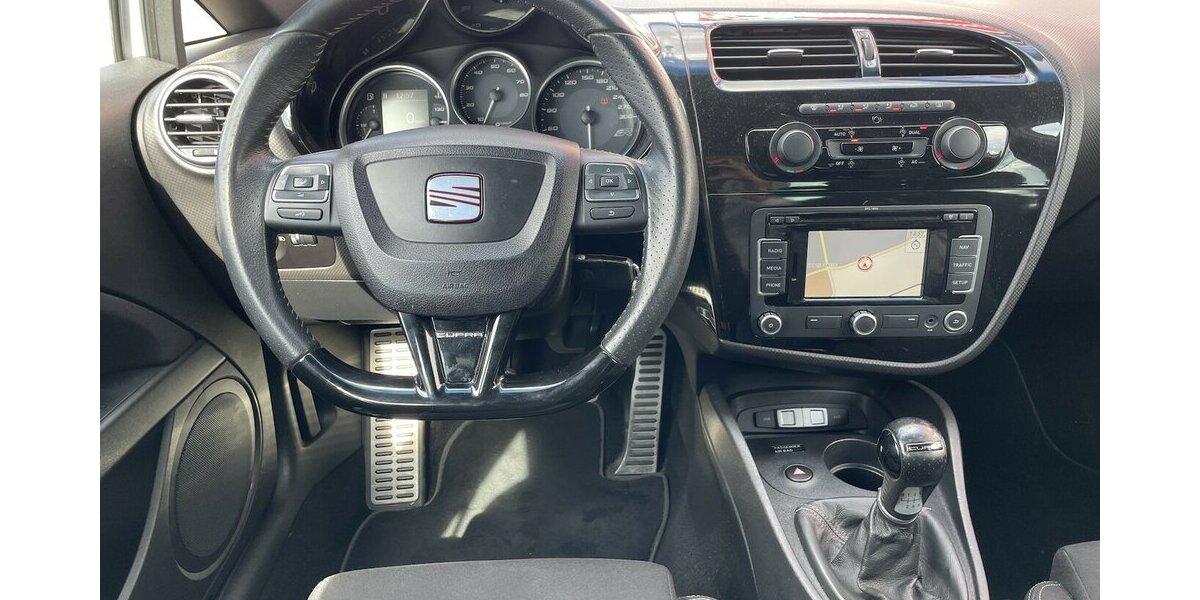 Seat Leon Cupra R LIMITED (178 of 200) WTCC CHAMPION 131.000 km 13.750 &euro; Altdorf 84032