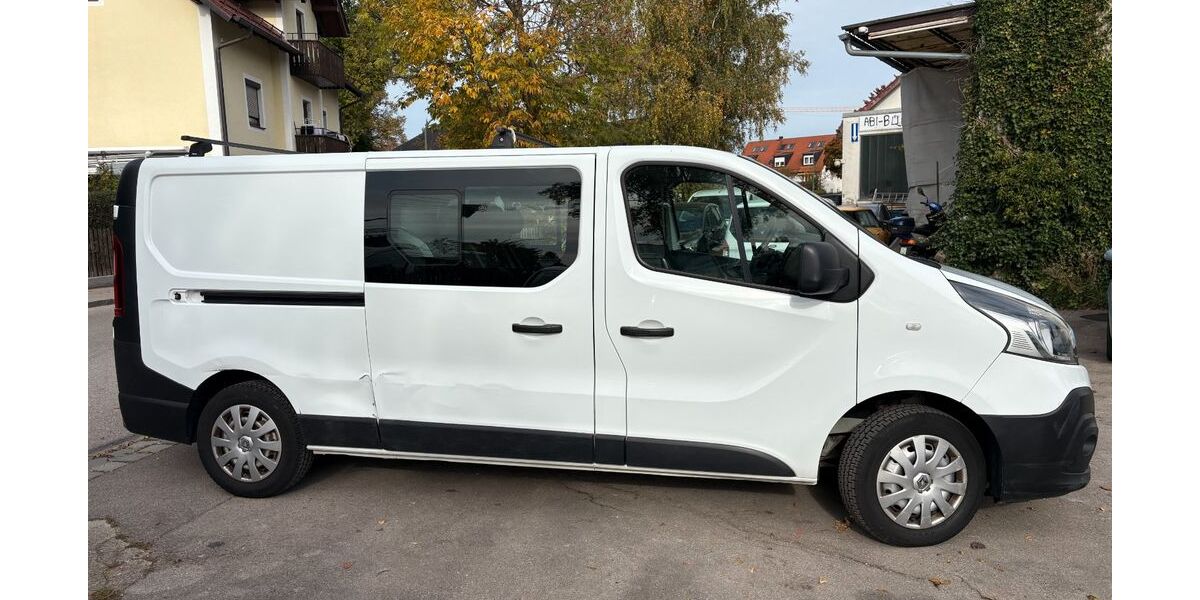 Renault Trafic 189.800 km 8.999 &euro; München 81245