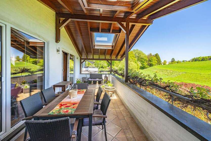 Haus zum Kaufen in Leichlingen 1.085.000 € 271 m²