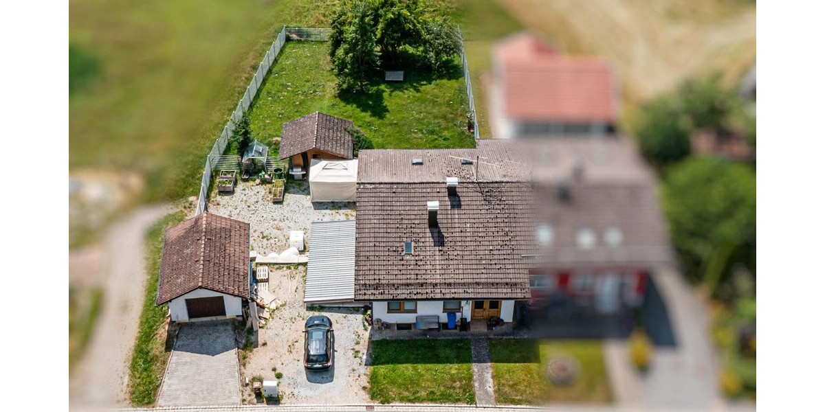 Großzügige Doppelhaushälfte mit Blick ins Grüne und großem Grundstück - Doppelhaushälfte Bad Kötzting / Wettzell Wettzell | Angebot:27068410