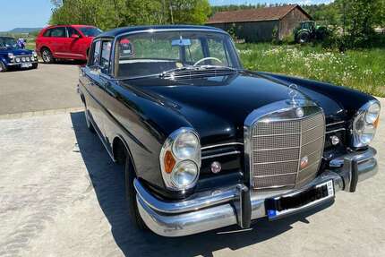 Mercedes 220