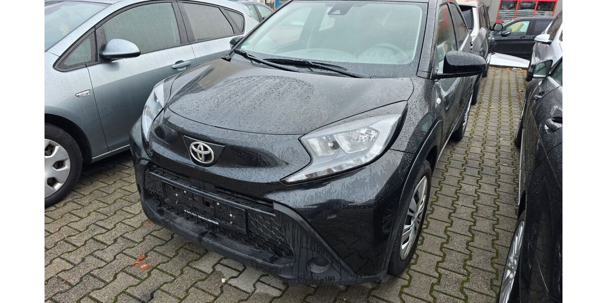 Toyota Aygo (X) 21.610 km 11.490 &euro; Pfullingen 72793