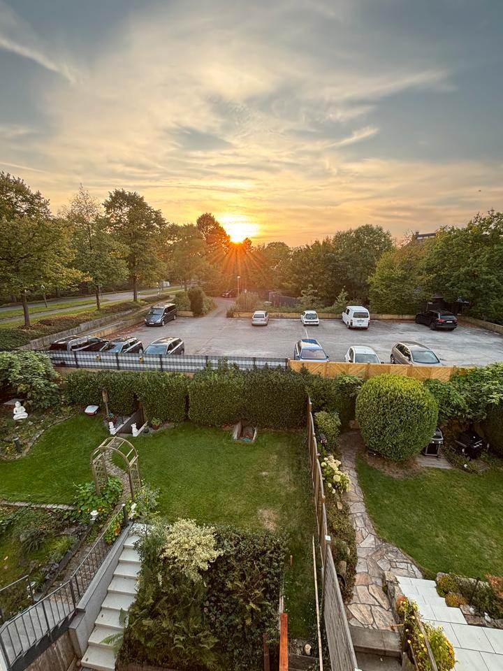 Modernes Reihenhaus mit großzügiger Rooftop-Lounge zimmer