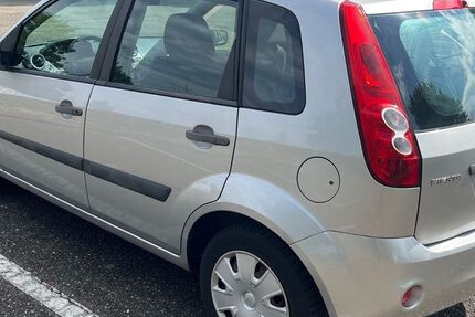 Ford Fiesta 128.890 km 2.100 &euro; Kehl 77694