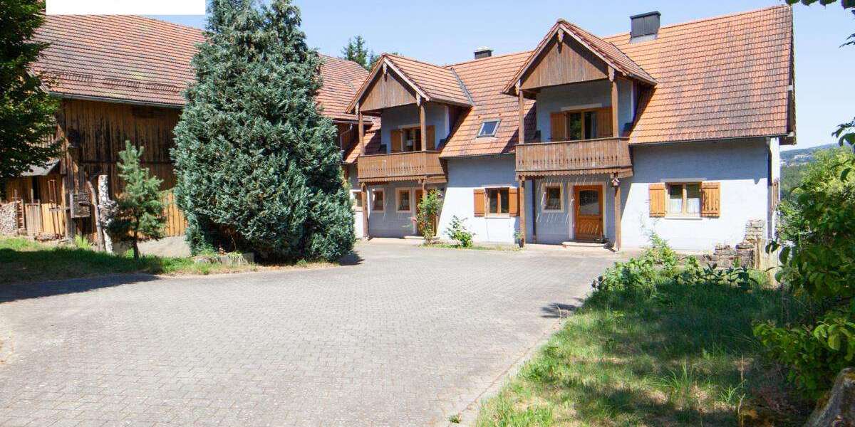 Haus zum Kaufen in Oberviechtach 429.800 € 268 m² 8 zimmer