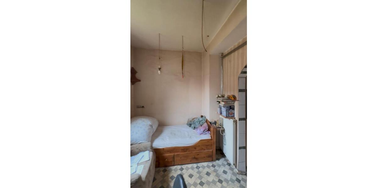 LAGER, LAGER, LAGER… BAUERNHAUS MIT SCHEUNE MIETEN ODER KAUFEN 5 zimmer