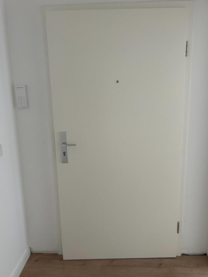 helle geräumige 4 Zimmerwohnung mit Balkon