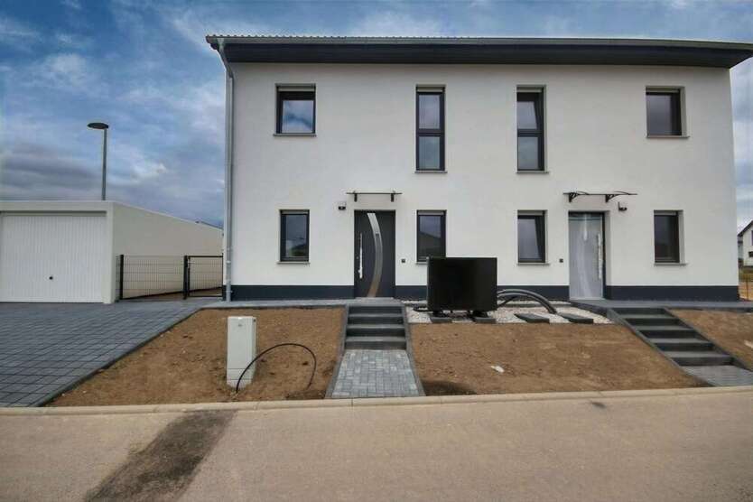 Haus zum Mieten in Borna 1.498 € 107 m²