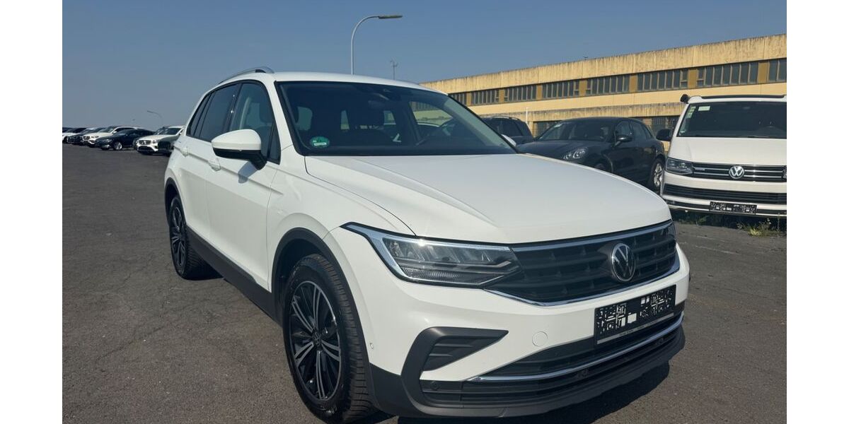 VW Tiguan 124.000 km 21.599 &euro; Fuldatal (Kassel) 34233