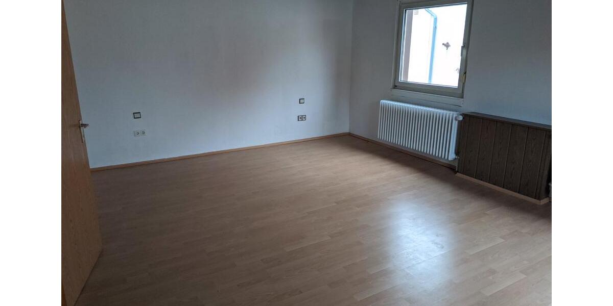 Reihenhaus Ludwigshafen am Rhein Rheingönheim - 5 Zimmer, 132 m&sup2;, 1.300&euro; | Angebot:26167778