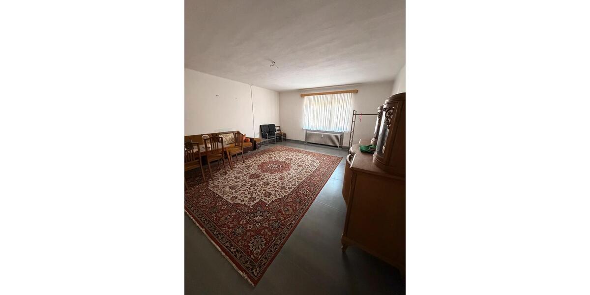 Haus zu vermieten 290qm auch Gewerbe möglich Halle Garten Wohnung 7 zimmer