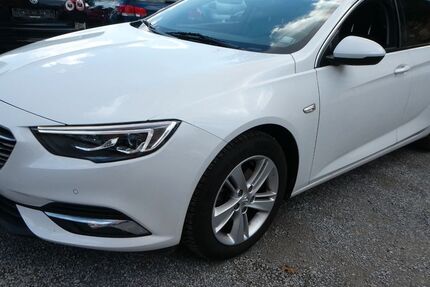 Opel Insignia 93.000 km 15.200 &euro; Paderborn 33100