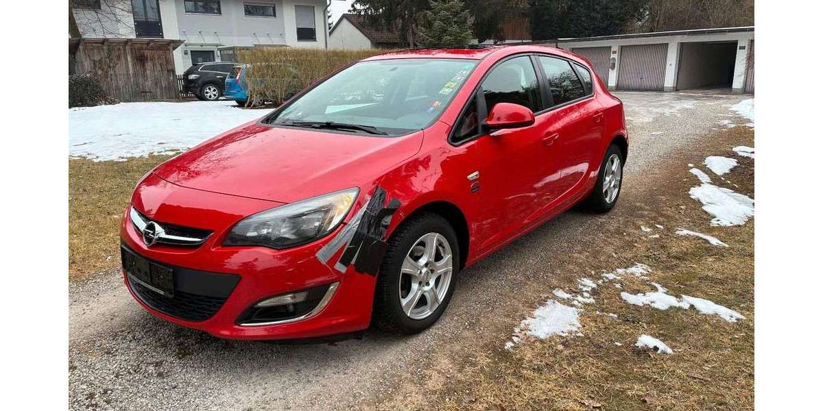 Opel Astra 128.000 km 2.999 &euro; München 81739