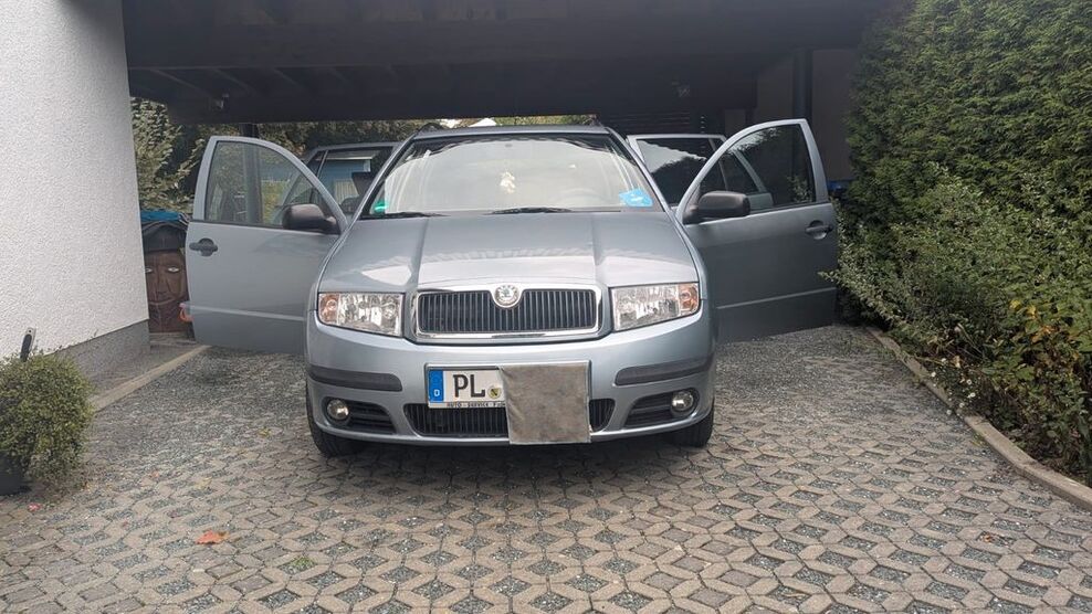 Skoda Fabia 98.000 km 4.900 € Plauen 08529