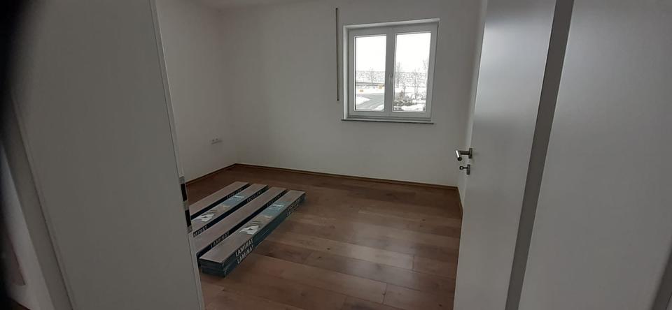 Etagenwohnung Mengkofen - 3 Zimmer, 64 m&sup2;, 575&euro; | Angebot:26418912