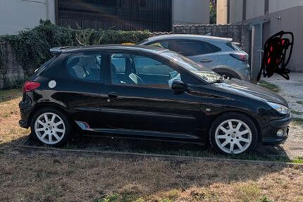 Peugeot 206 129.000 km 3.490 &euro; Bad Salzuflen 32105