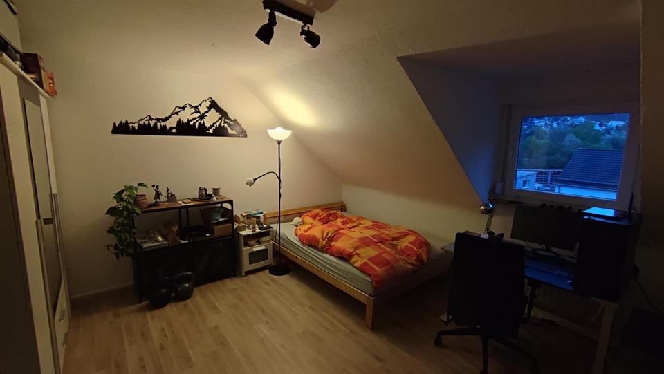 Dachgeschoßwohnung Siegen Kaan-Marienborn - 3 Zimmer, 85 m&sup2;, 800&euro; | Angebot:25310119
