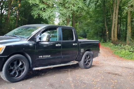 Nissan Titan 93.000 km 8.550 &euro; Bremen 21614