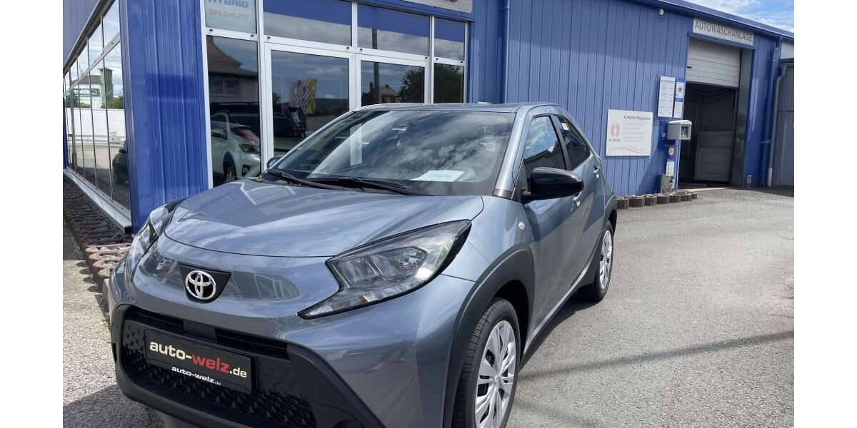 Toyota Aygo (X) 1.800 km 18.590 &euro; Saalfeld 07318