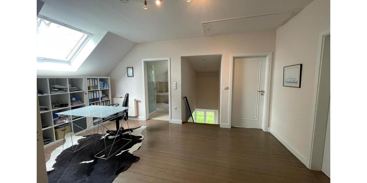 Einfamilienhaus Versmold - 5 Zimmer, 210 m&sup2;, 2.950&euro; | Angebot:26442223