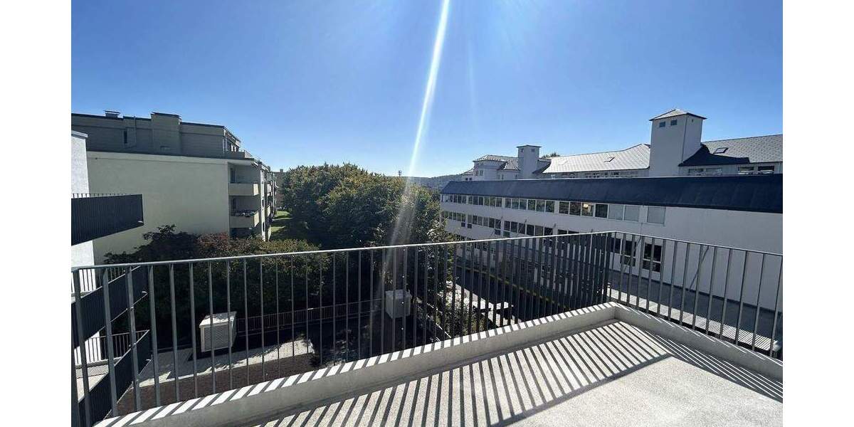 Etagenwohnung Stuttgart Untertürkheim - 5 Zimmer, 120 m&sup2;, 2.190&euro; | Angebot:25371387