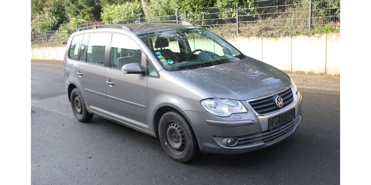 VW Touran 310.000 km 2.222 &euro; Friedrichsdorf 61381