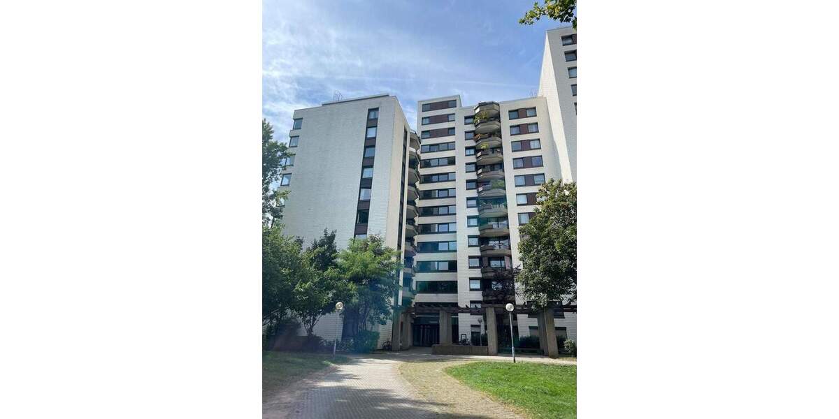 Renovierte 3-Zimmer-Wohnung mit neuem Boden, neuen Wänden, Balkon, Wannenbad, Gäste-WC, Aufzug 3 zimmer