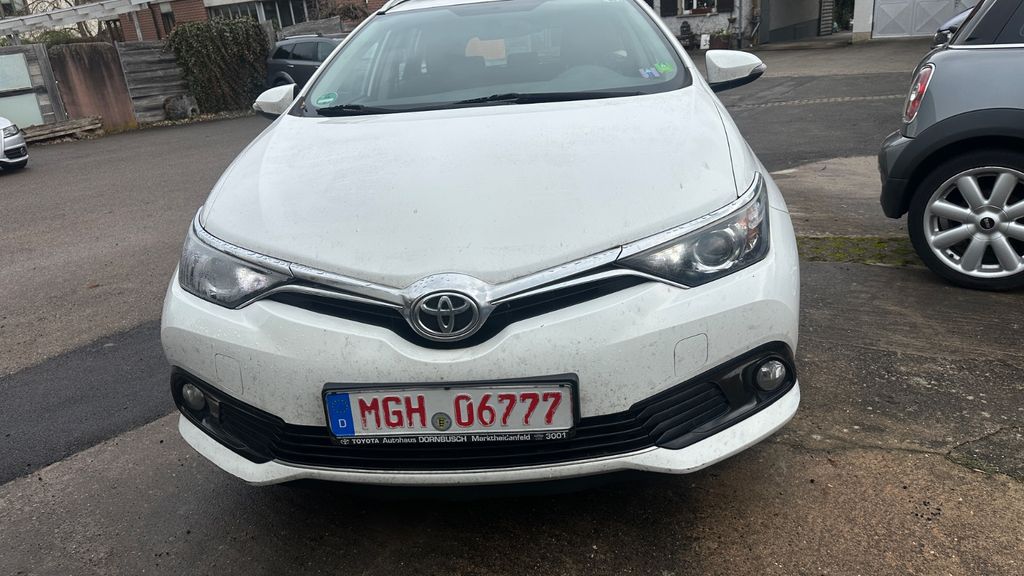 Toyota Auris Touring Sports 395.000 km 3.900 &euro; Wertheim am Main 97877