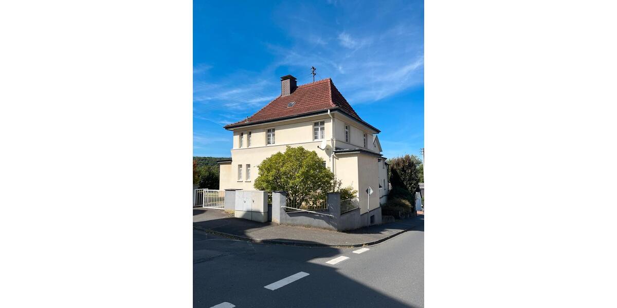Einfamilienhaus Siegen Weidenau - 8 Zimmer, 140 m&sup2;, 330.000&euro; | Angebot:26901692
