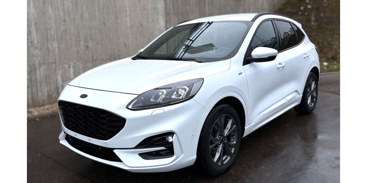 Ford Kuga 52.000 km 21.400 &euro; Essingen­­­ 73457