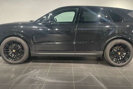 Porsche Cayenne 26.000 km 95.911 &euro; München 81479