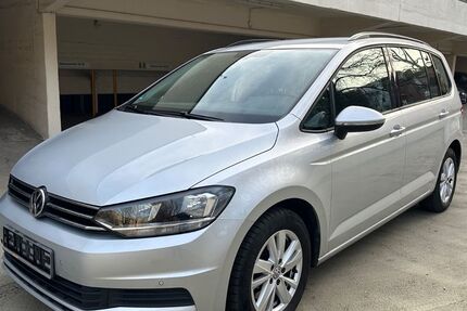 VW Touran 134.000 km 17.500 &euro; Berlin 10783