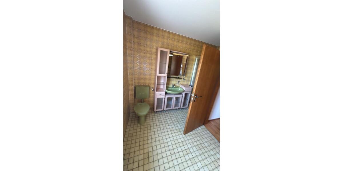 Einfamilienhaus Bad Berleburg - 6 Zimmer, 220 m&sup2;, 270.000&euro; | Angebot:26932006