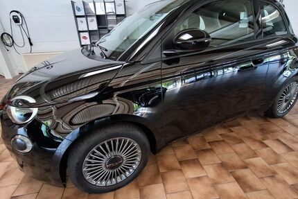 Fiat 500e 43.500 km 15.900 € Bad Urach 72574