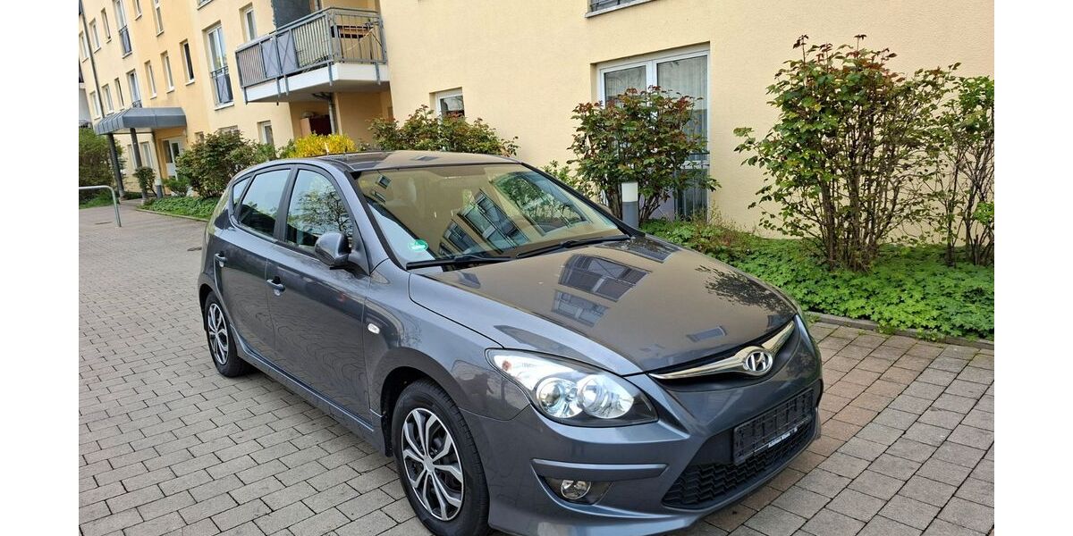Hyundai i30 166.500 km 2.300 &euro; Fürth 90763
