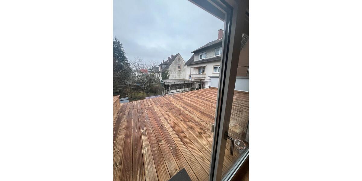 Etagenwohnung Kaiserslautern - 5 Zimmer, 135 m&sup2;, 1.250&euro; | Angebot:24715937