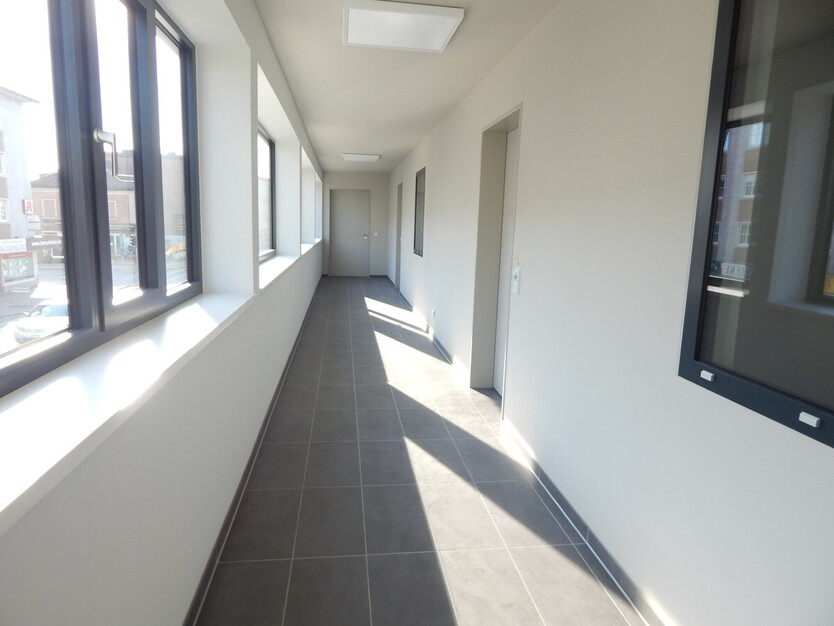 Helle, derzeit vermietete, sehr große 2 Zi. Wohnung im Zentrum von Freilassing - mit Bergblick. 2 zimmer