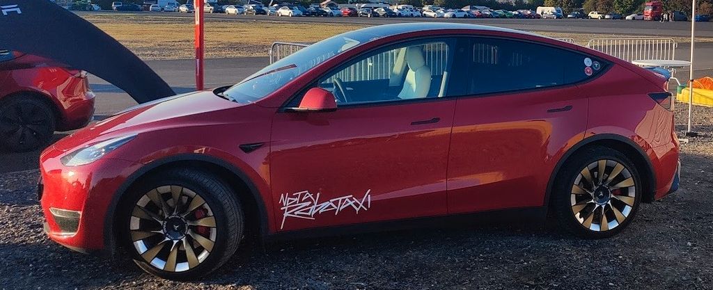 Tesla Model Y 86.000 km 32.900 &euro; Bottrop 46242