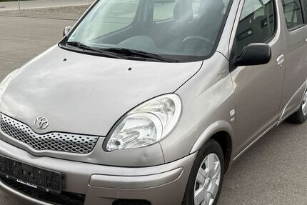 Toyota Yaris 298.982 km 1.950 &euro; Bisingen 72406