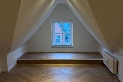 Hochwertige sanierte 3-Zimmer-Wohnung im Herzen von Husum zimmer