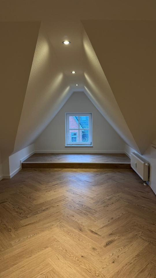 Hochwertige sanierte 3-Zimmer-Wohnung im Herzen von Husum zimmer