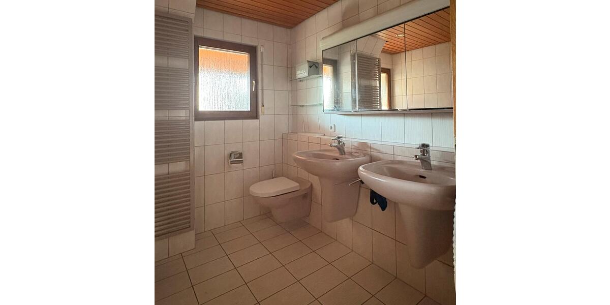 Doppelhaushälfte Schwieberdingen - 8 Zimmer, 172 m&sup2;, 730.000&euro; | Angebot:26688876