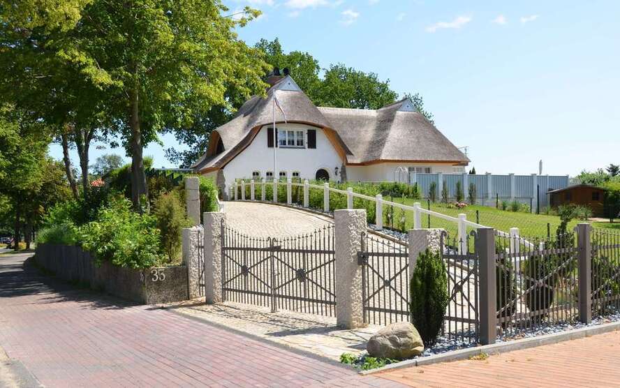 Haus zum Kaufen in Neustadt in Holstein 1.325.000 € 227 m²